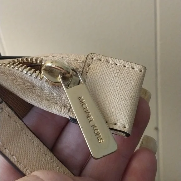 Michael Kors Selma Crossbody - Picture 13 of 14